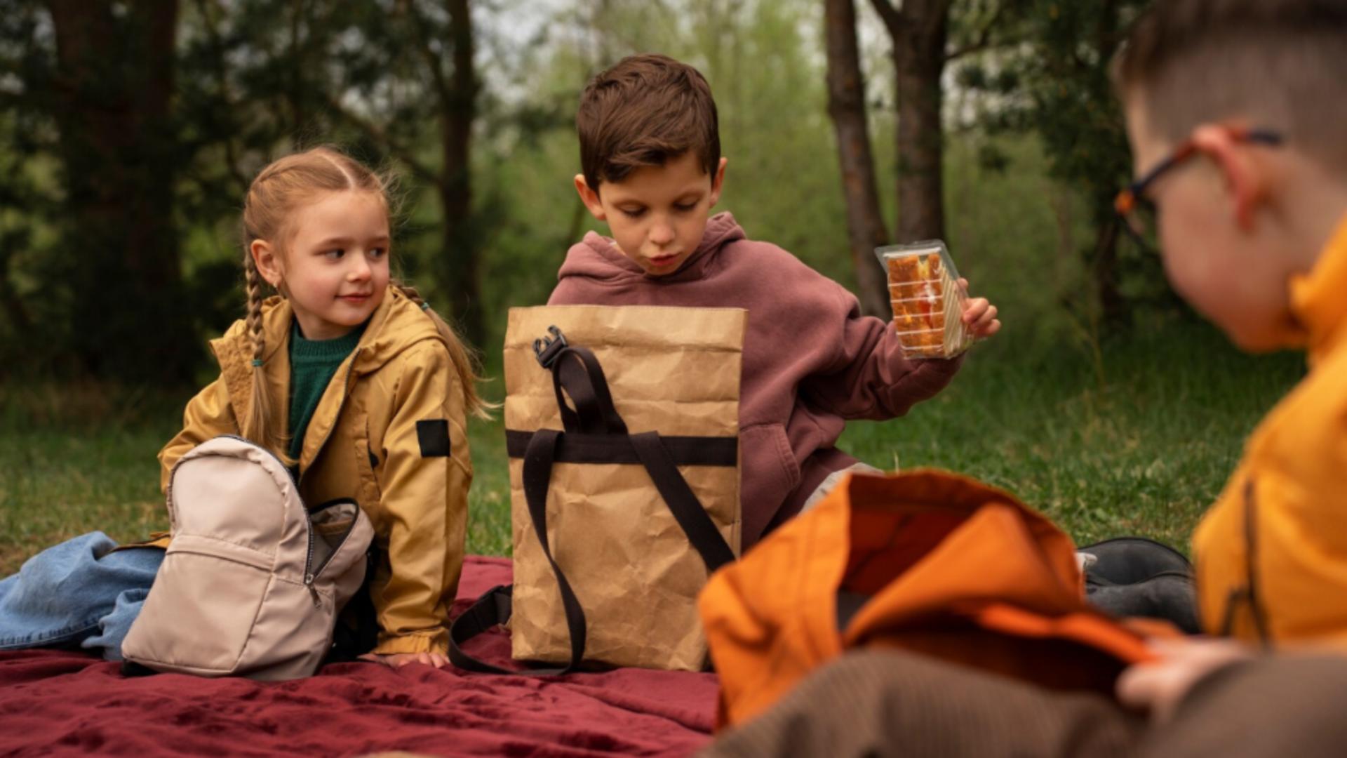 Cum să te asiguri că cel mic este în siguranță în tabără