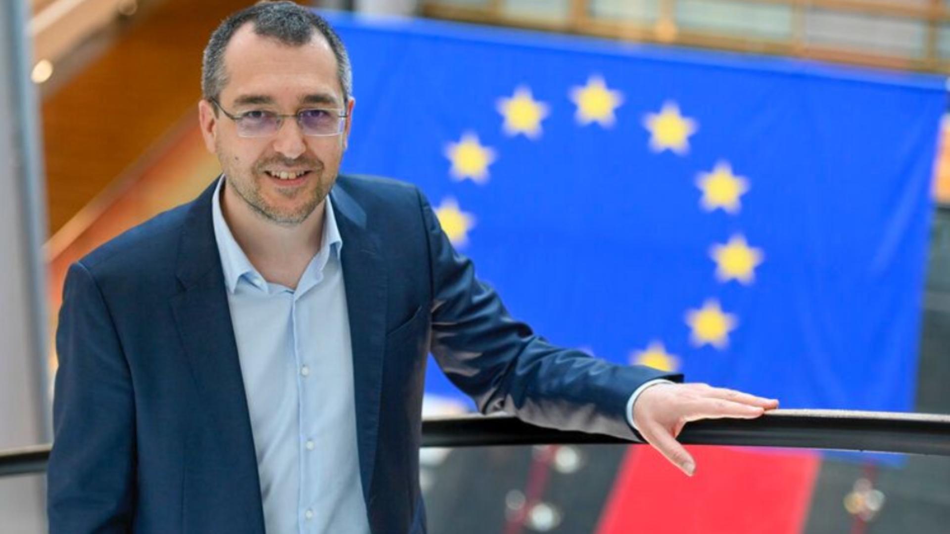  Vlad Voiculescu dă vina pe greaua moștenire. FOTO: Facebook