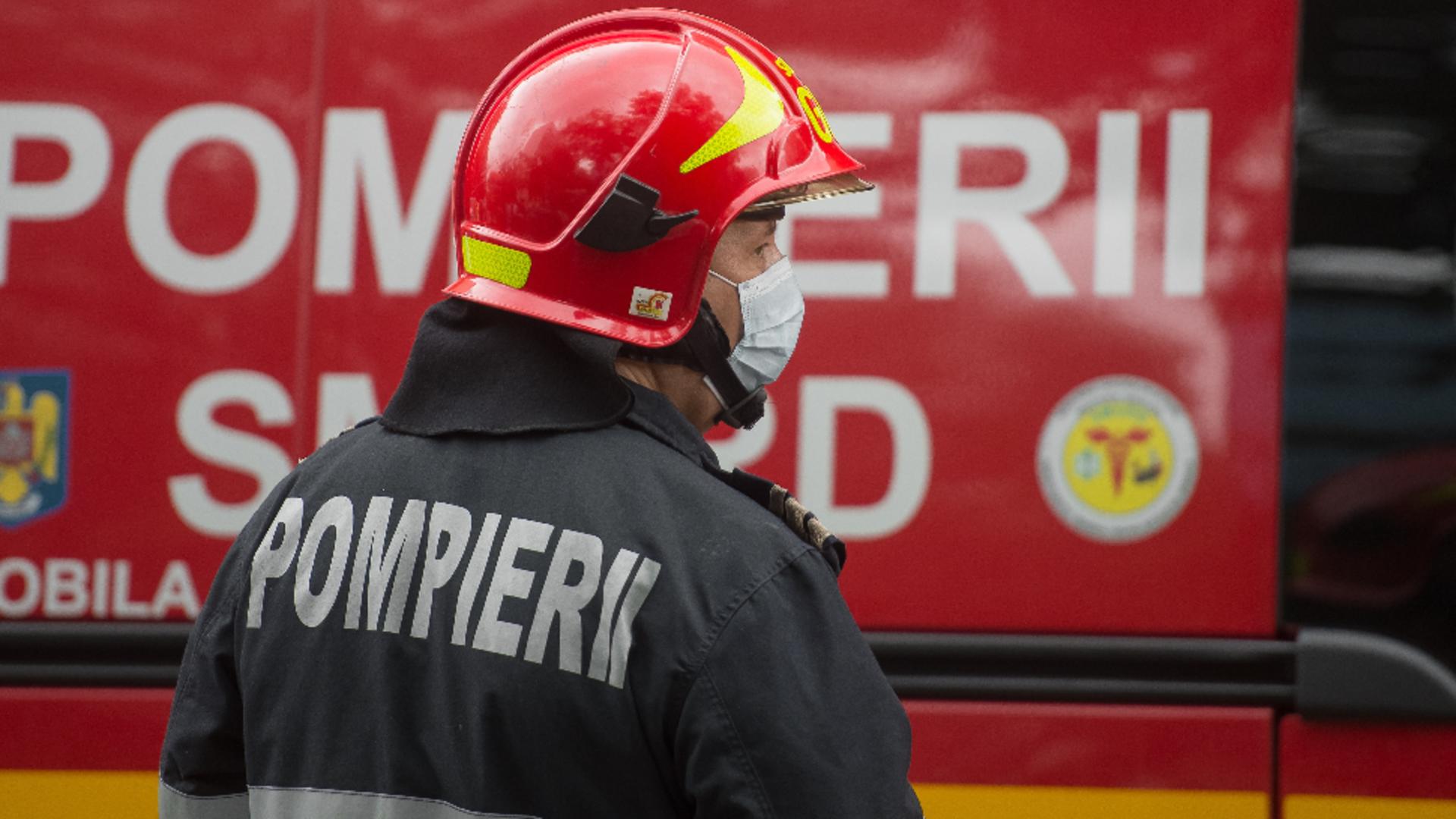 Incendiu masiv în județul Giurgiu! Un bărbat și-a pierdut viața noaptea trecută