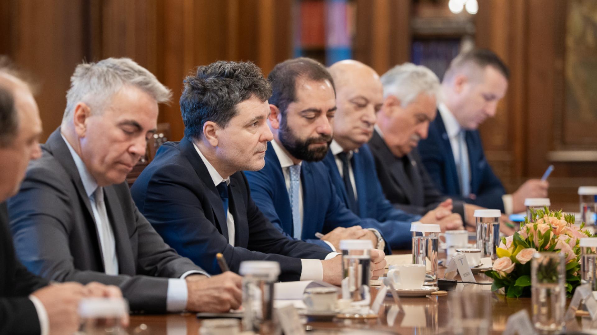 Nicușor Dan a SEMNAT demisia vicepremierului șpăgar. Dragoș Anastasiu a renunțat la funcție după dezvăluirile Realitatea PLUS 