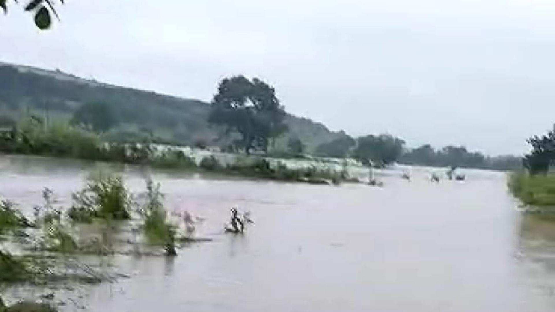 Risc crescut de INUNDAȚII! Zeci de județe, sub avertizarea hidrologică: zonele vizate/ Foto: Meteoplus