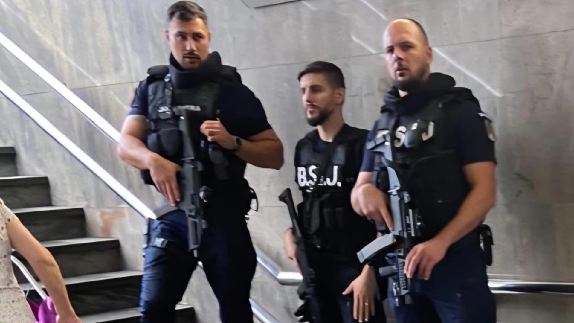 Jandarmi echipați ca la intervenții, în stațiile de metrou. Controverse uriașe: ce spun reprezentanții instituției/ Foto: Jandarmeria Română