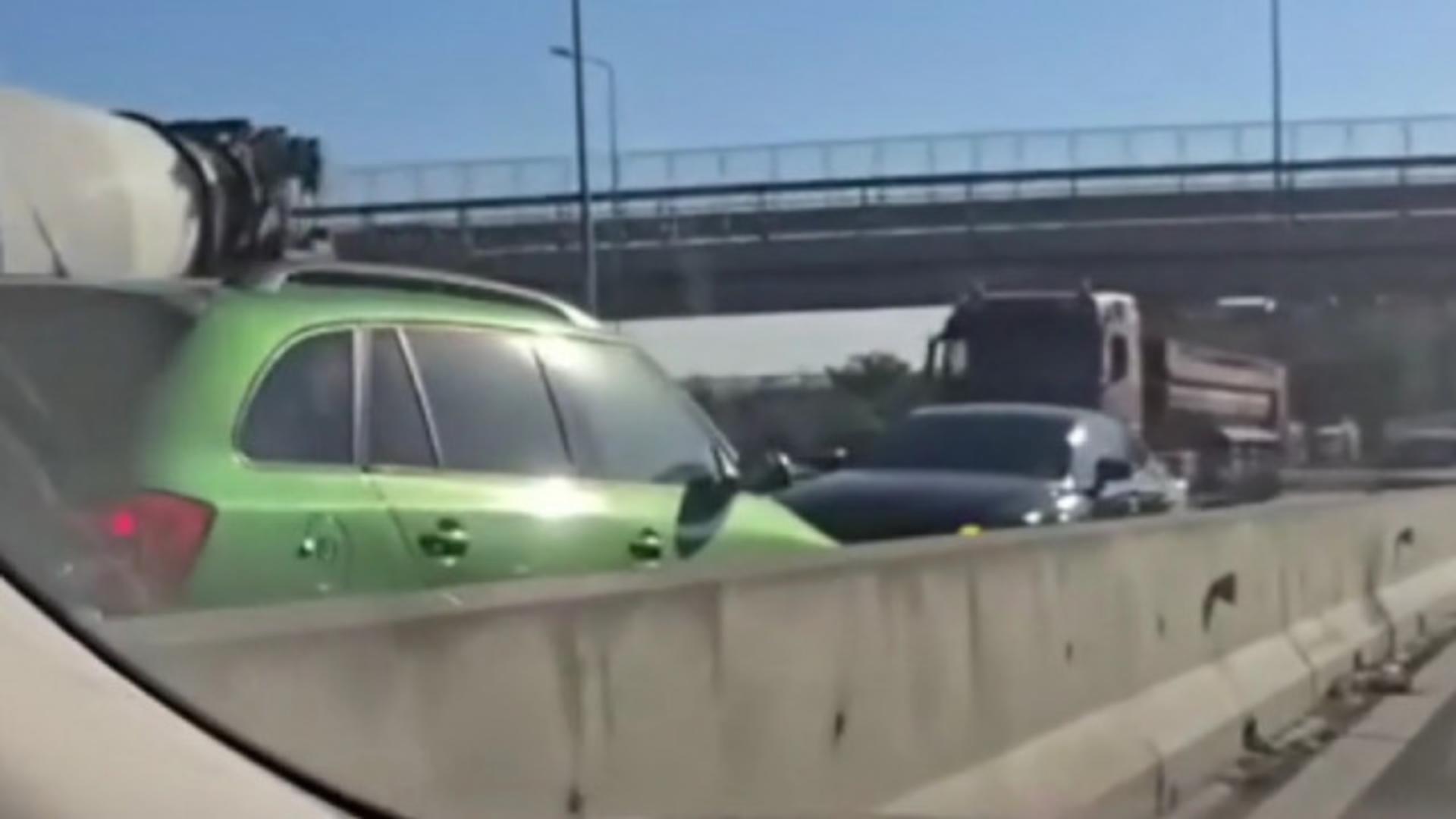 Pericol pe Autostrada Soarelui: șofer de 71 de ani surprins circulând pe contrasens