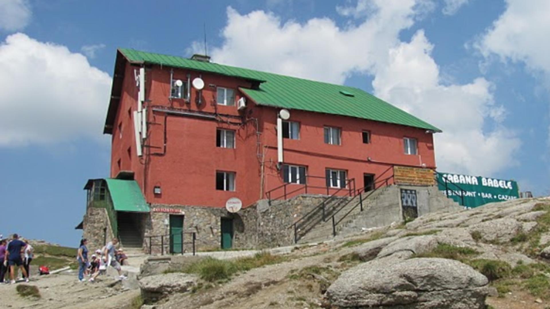 Cabana Babele a fost scoasă la vânzare.  Cât costă unul dintre cele mai cunoscute simboluri ale Bucegilor