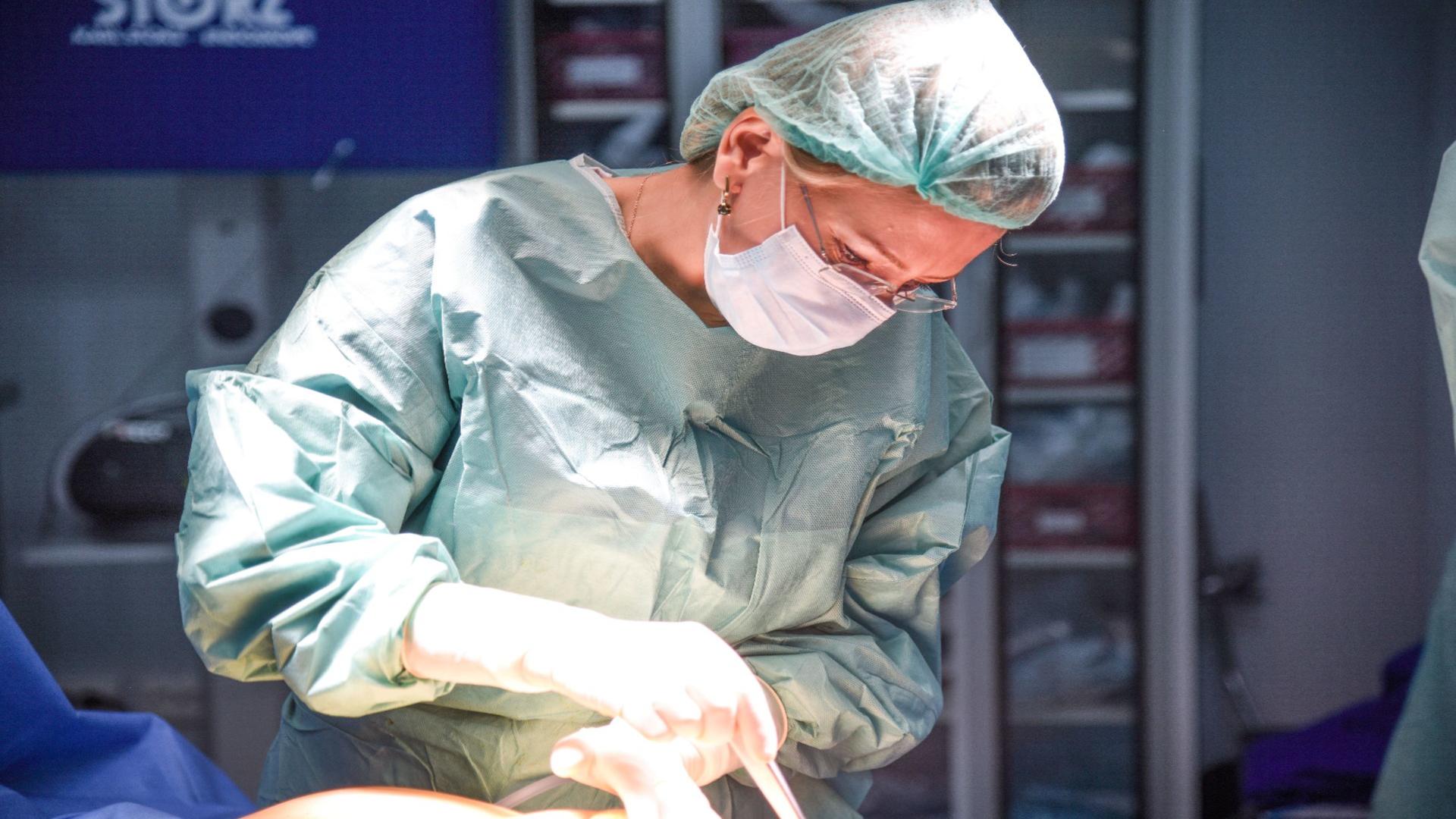 Cum a fost tratat un bărbat cu o tumoră de 3 kilograme