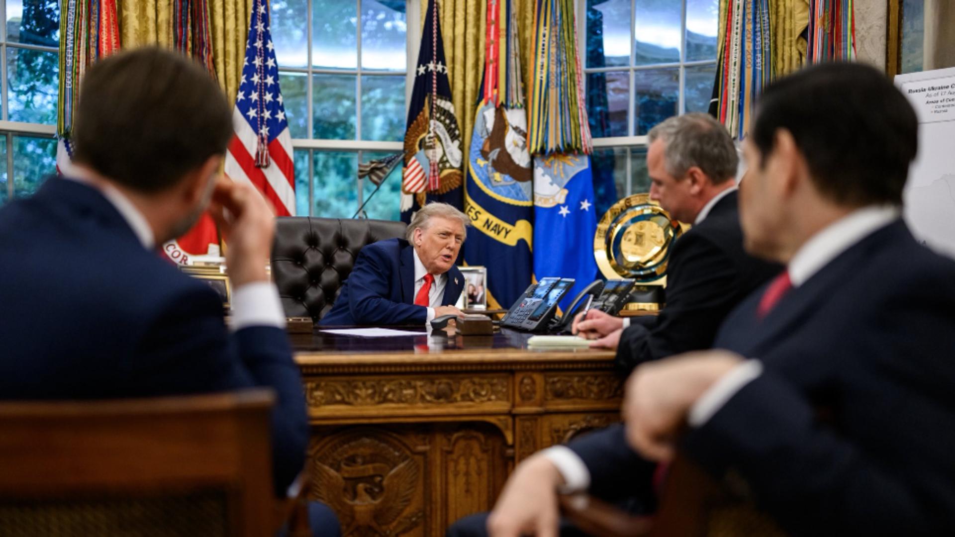 Momentul discuției dintre Trump și Putin, din Biroul Oval: imagini cu greutate istorică, publicate de Casa Albă/ Foto: X Casa Albă