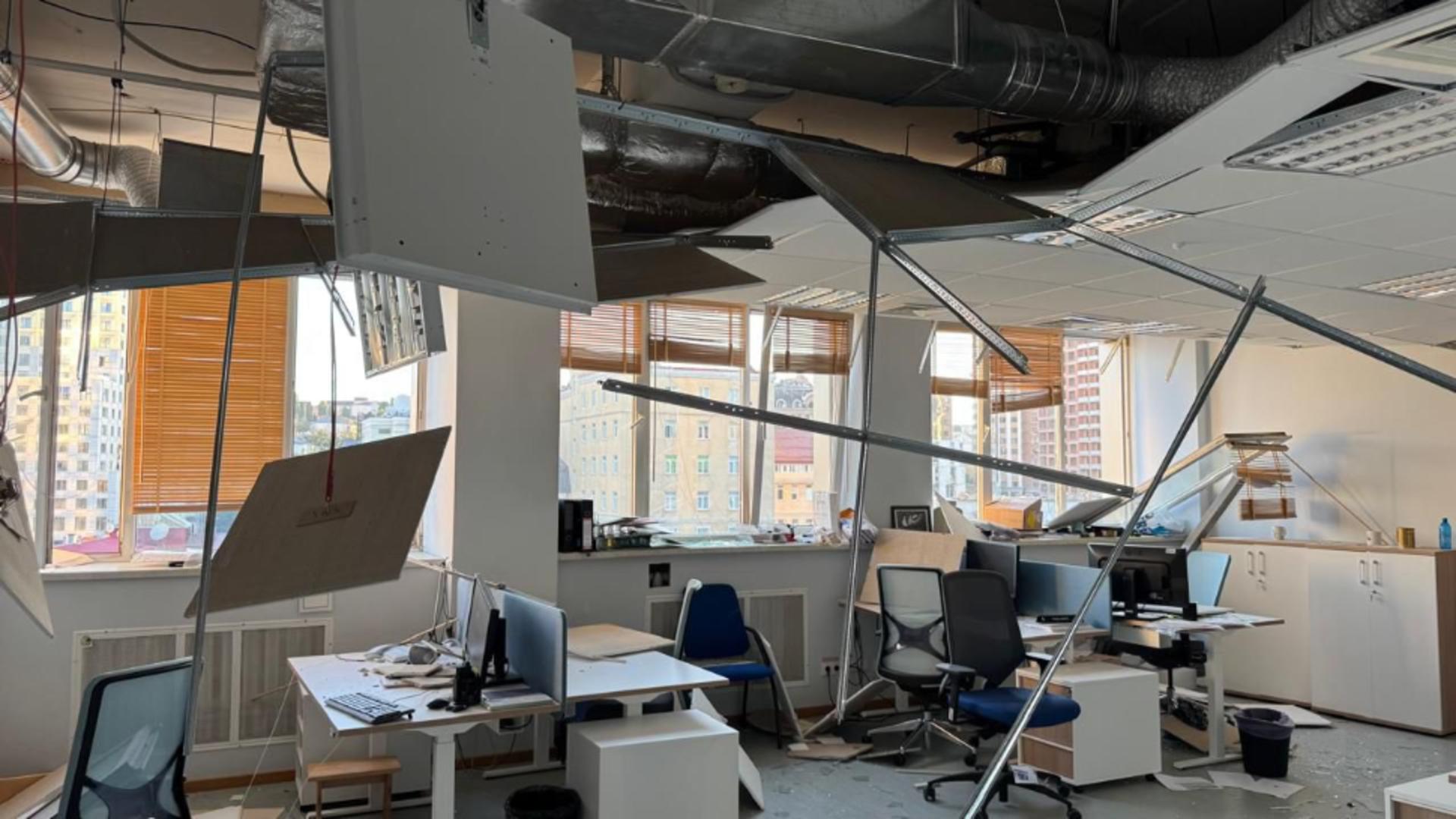 Clădirea ambasadei UE la Kiev, lovită de un atac rusesc devastator. Moscova, acuzată că a vizat deliberat diplomații/ X