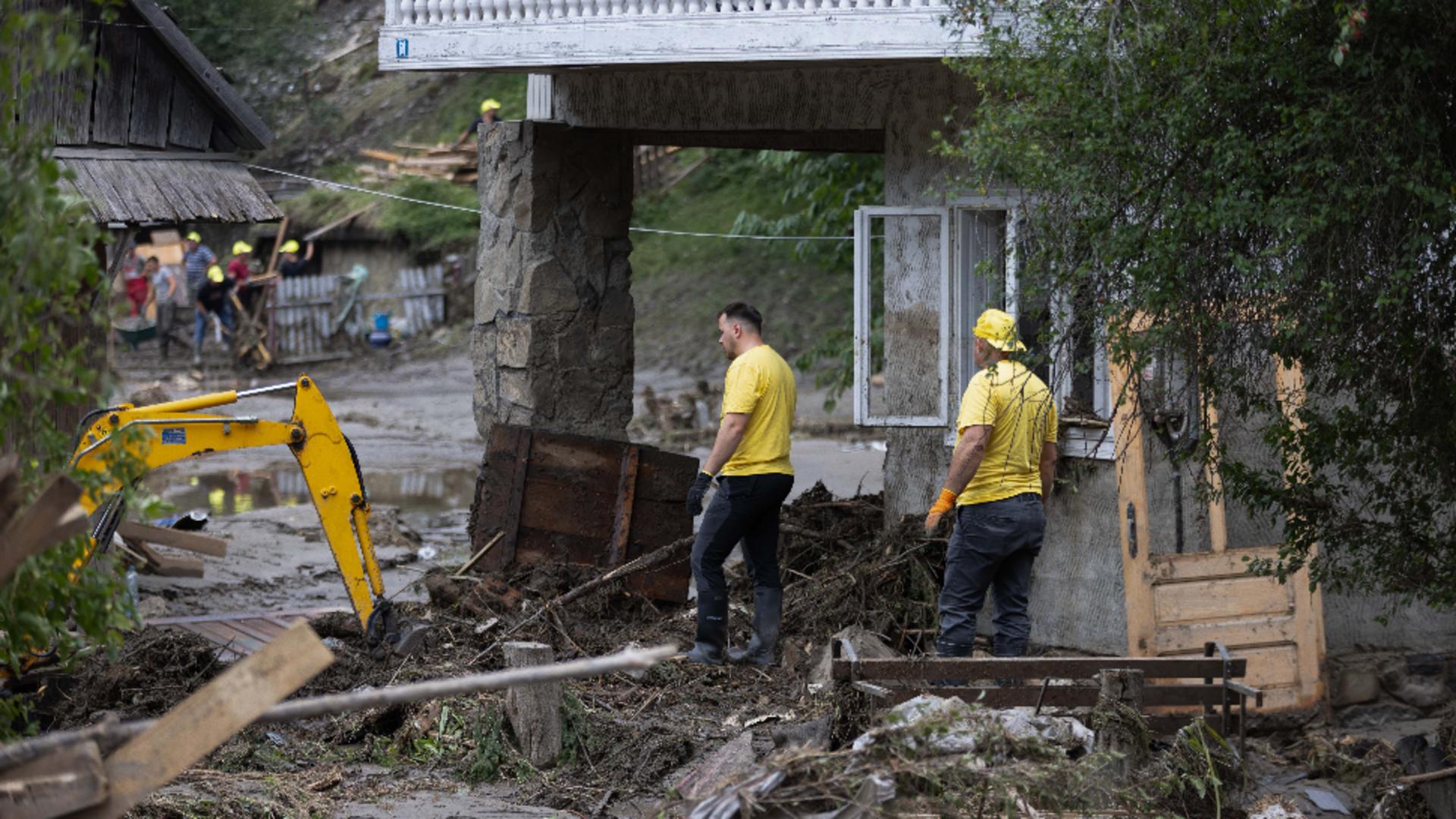 Viitura a făcut prăpăd în Broșteni / Foto: Inquam Photos