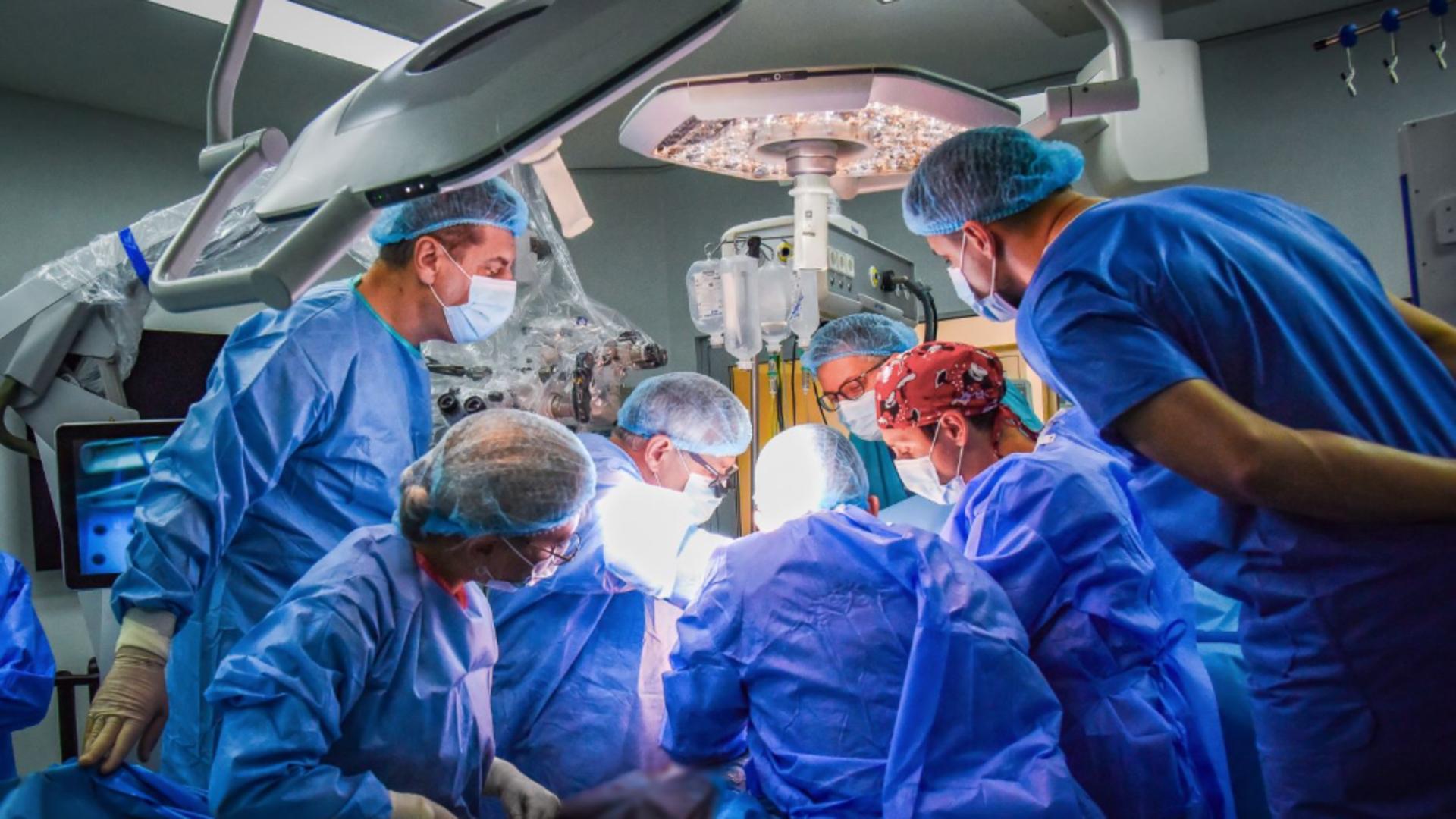 Transplantul hepatic de la donator viu, singura opțiune de tratament pentru un bărbat de 45 de ani