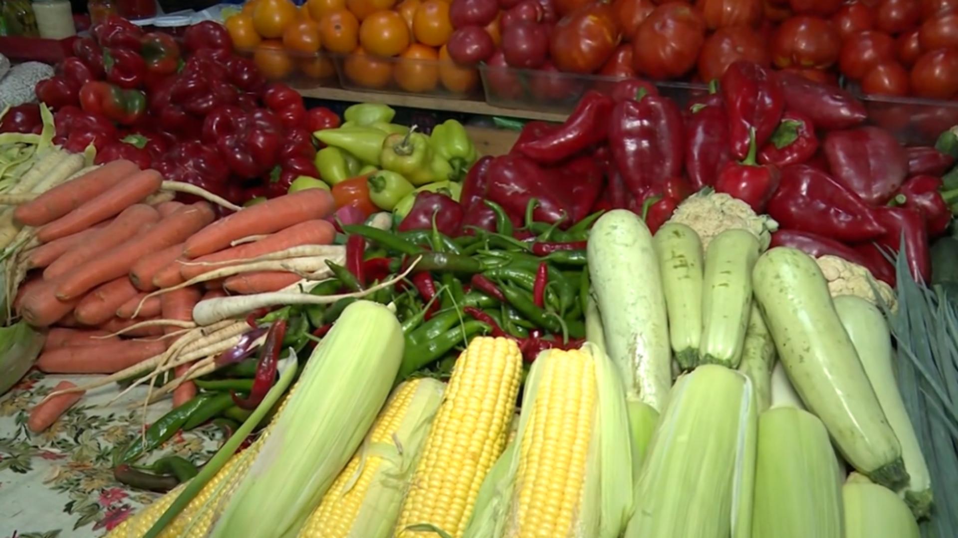  Salariile mici și scumpirile au tăiat apetitul românilor pentru consum: situație dramatică în piețele din țară/ Captură video