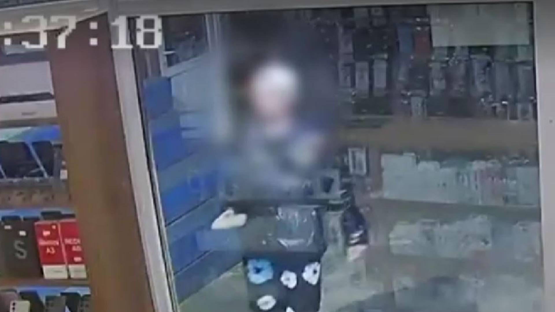 Tânăr din Alexandria, prins după ce s-a lăudat pe TikTok că a spart un magazin de telefoane