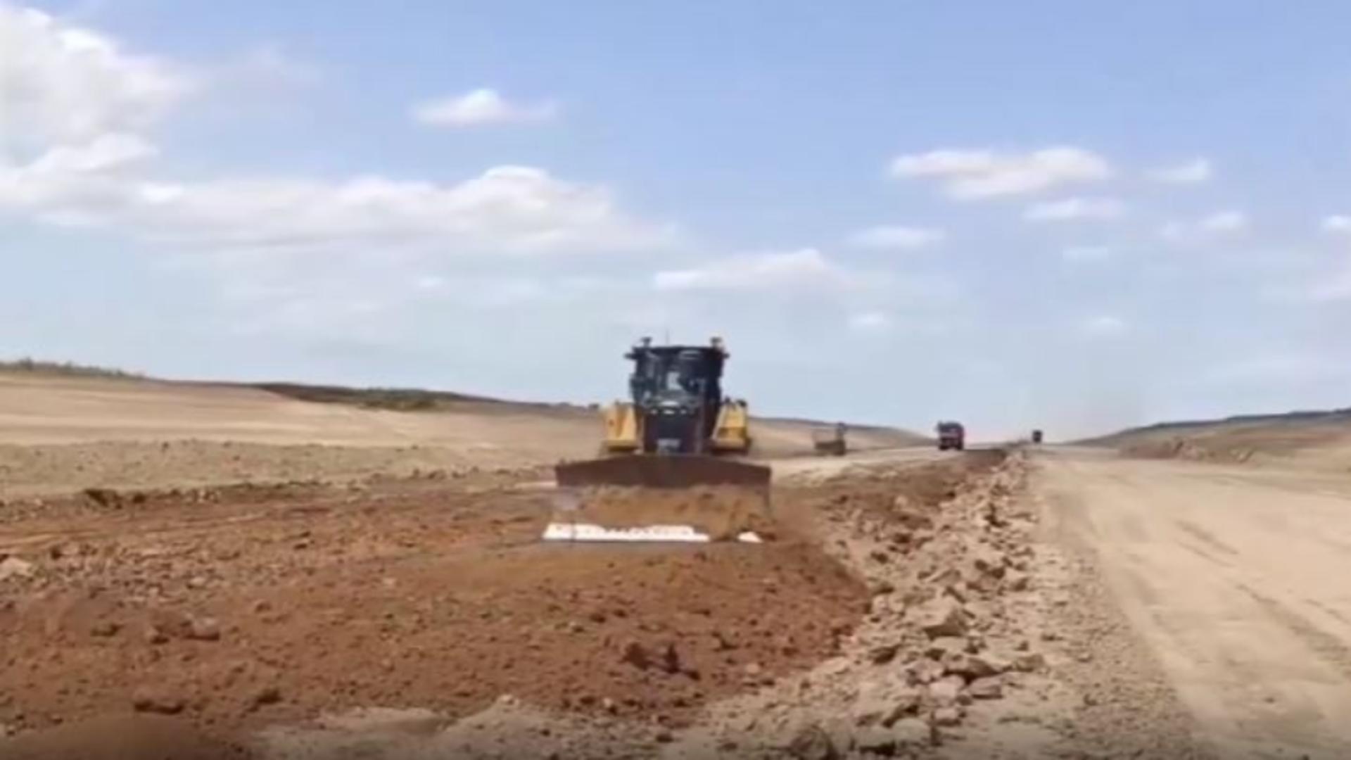 Avertisment sumbru: autostrăzile riscă să rămână fără fonduri. Cum pune Bolojan frână marilor proiecte din infrastructură?