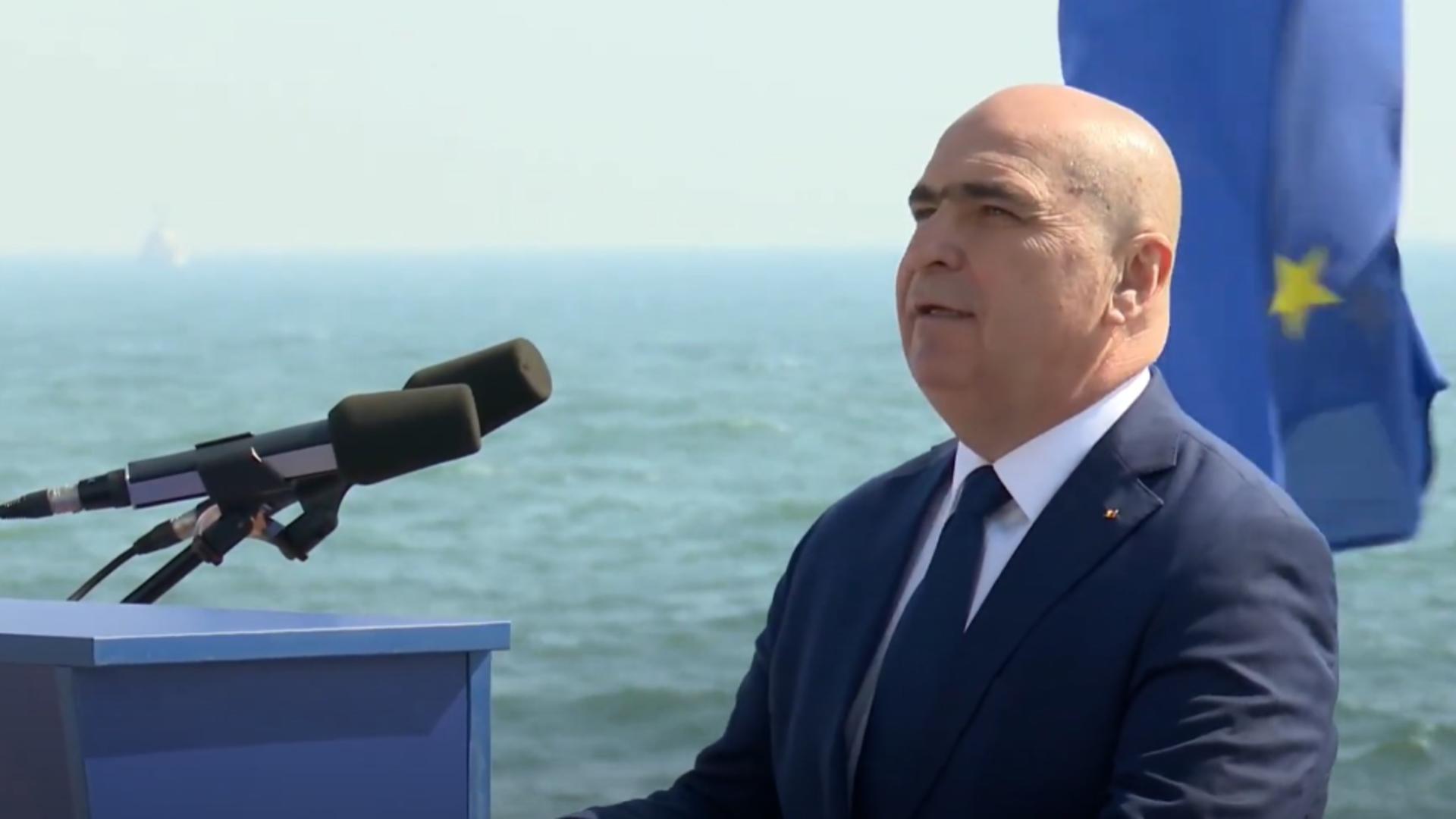 Premierul Bolojan, huiduit de oameni la parada militară de Ziua Marinei la Constanța VIDEO