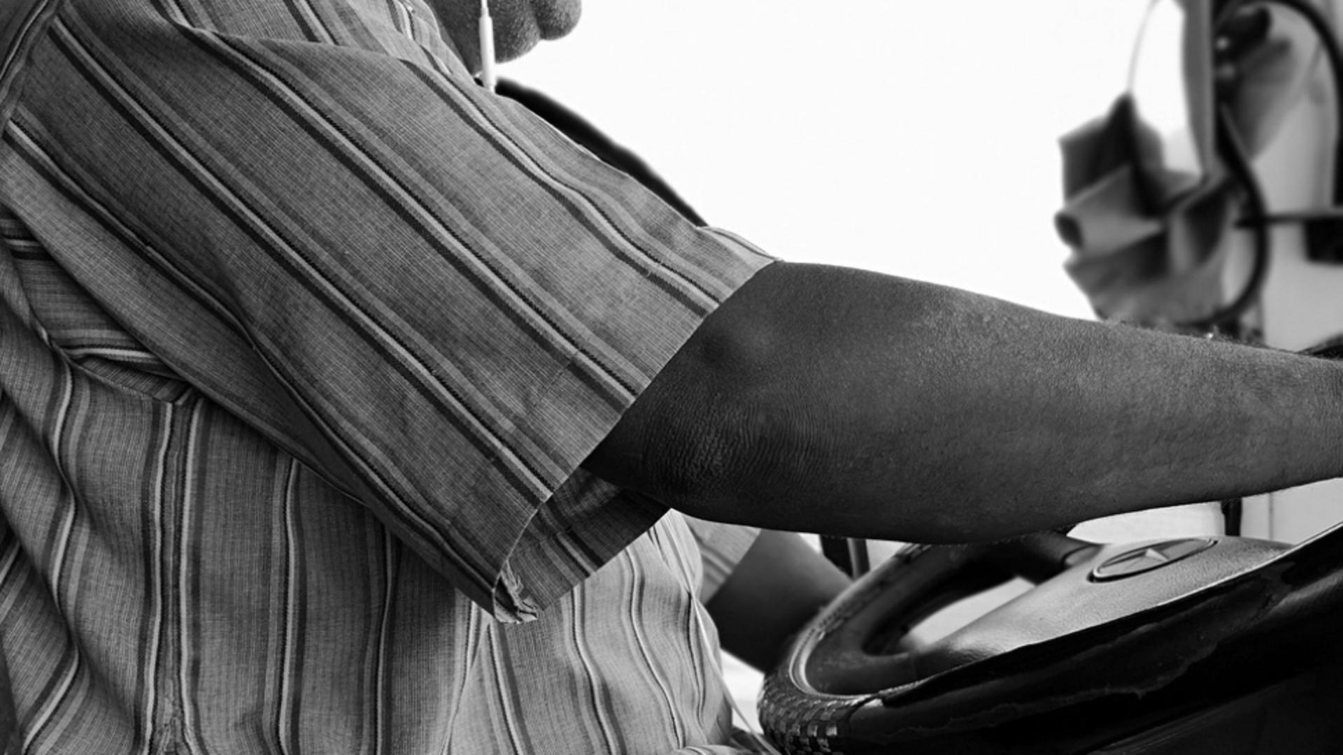 Grecia înăsprește sancțiunile pentru șoferii periculoși: amenzi de până la 8.000 € și permis suspendat 4 ani