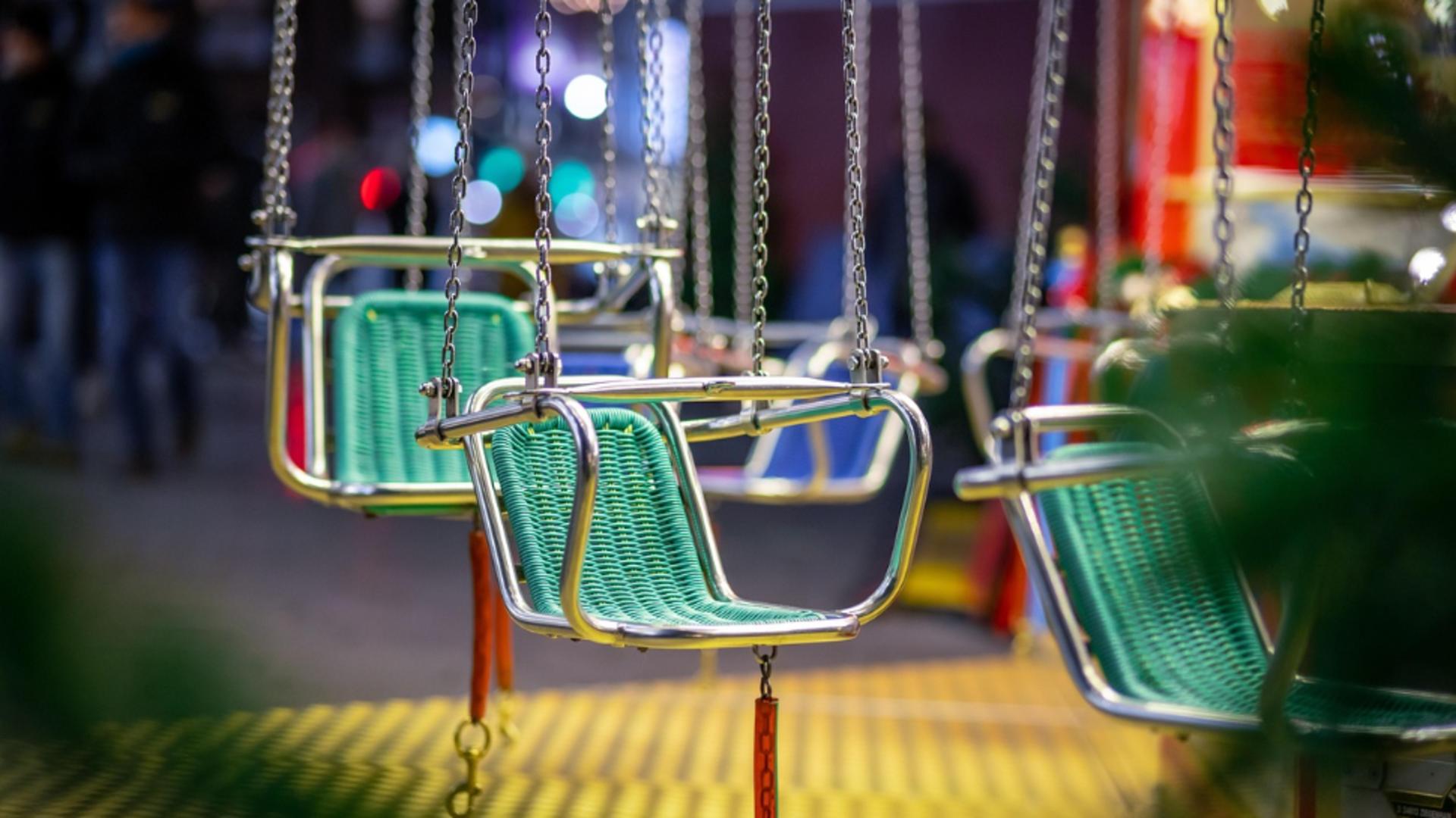 Accident grav la un parc de distracții din Costești: șapte copii răniți după prăbușirea unui carusel