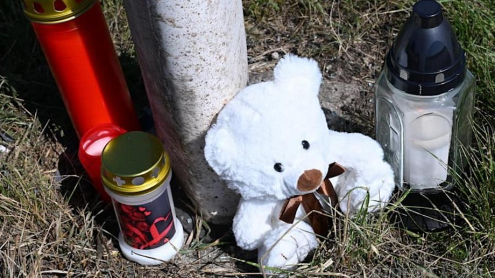 Localnicii au aprins lumânăr la locul tragedieiFoto: Bild.de/Bernd Weißbrod/dpa