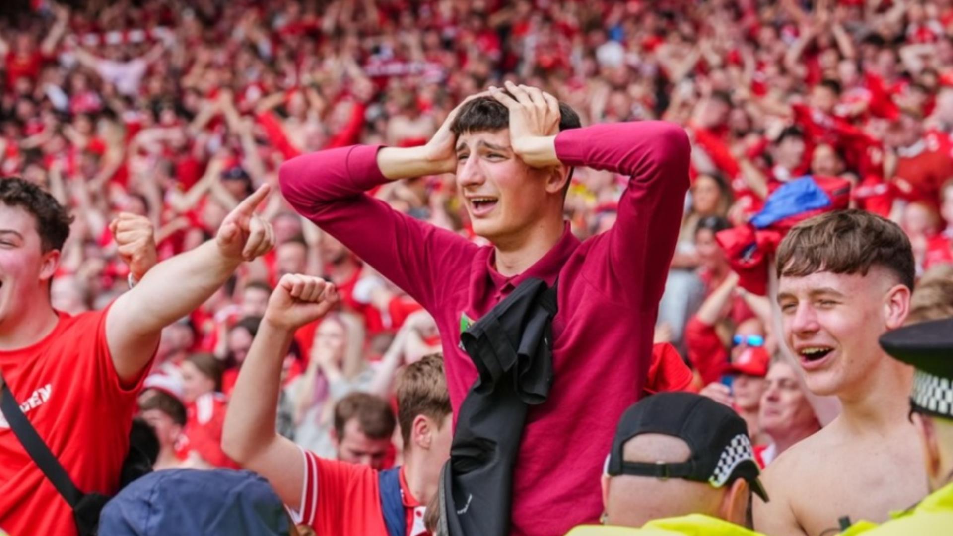 Suporterii scoțieni, șocați după o plimbare în București: „Priviți numai halba de bere!”