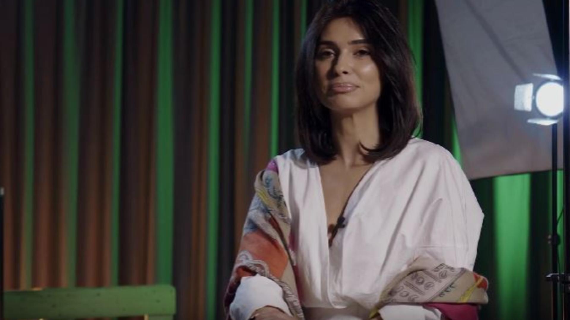 Fostă jurnalistă, menționată într-un dosar de trafic de droguri. Autoritățile au găsit un kg de cocaină și 280.000 de euro