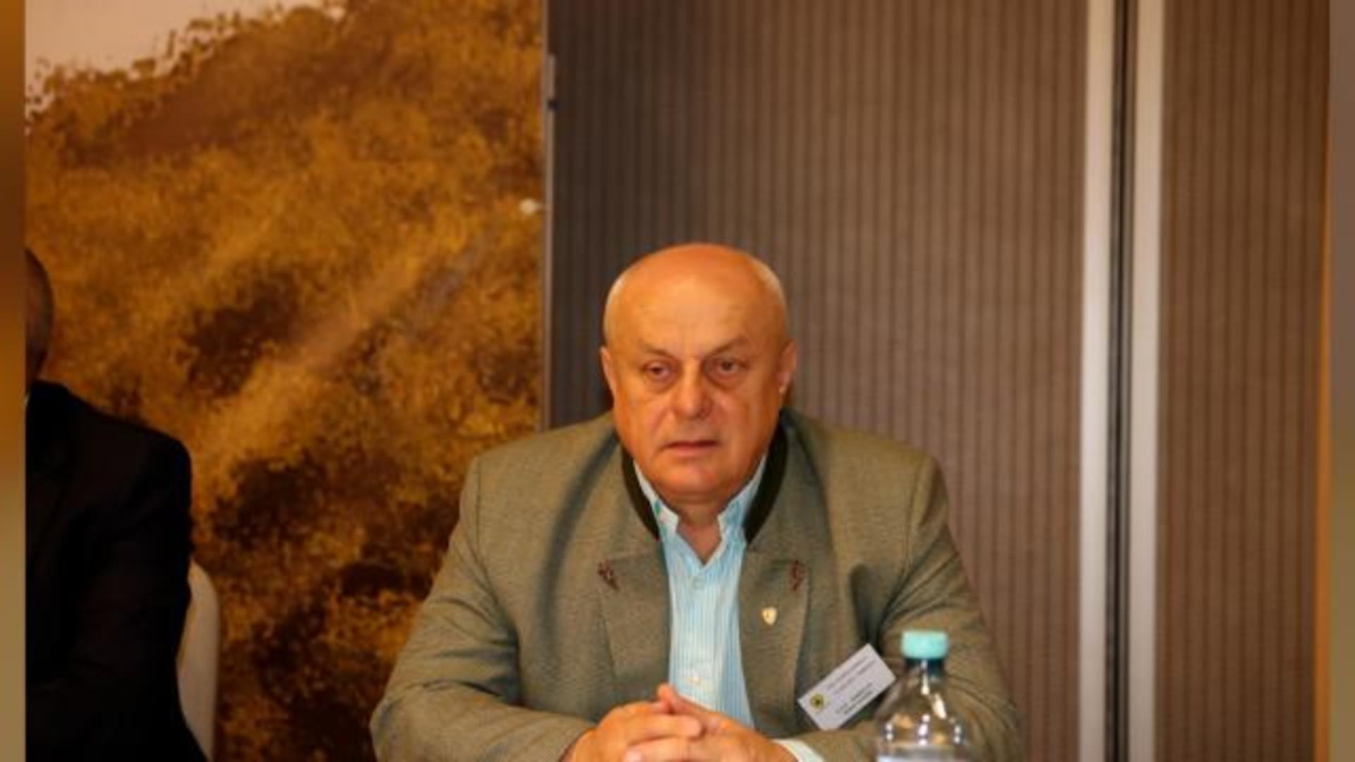 Teodor Țigan ar putea ajunge directorul regiei cu care se judecă și îi cere ban