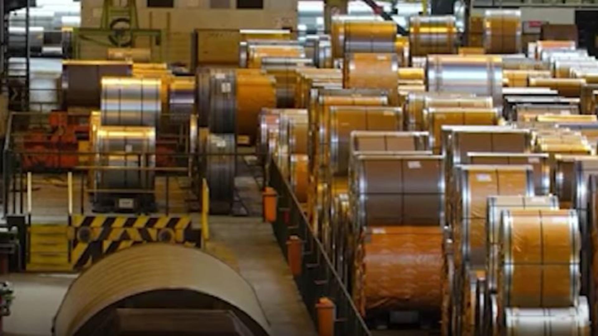 Combinatul din Hunedoara trimite sute de angajați în șomaj