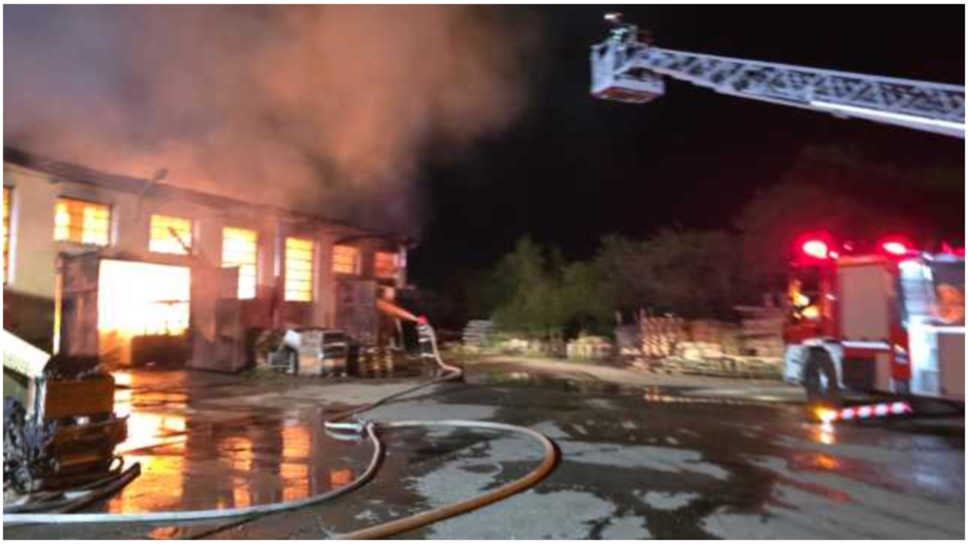 Incendiu puternic în Sălaj. FOTO: ISU