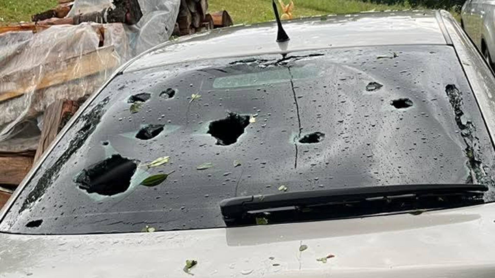 Furtuna din Întorsura Buzăului a făcut ravagii în gospodăriilor oamenilor. Foto/Meteoplus