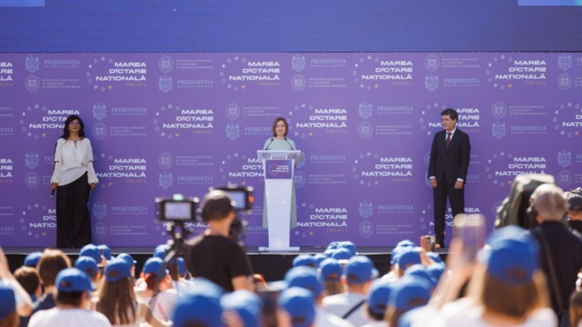 Maia Sandu la „Marea Dictare Națională” din Chișinău: „Limba română, punte între cele două maluri ale Prutului”
