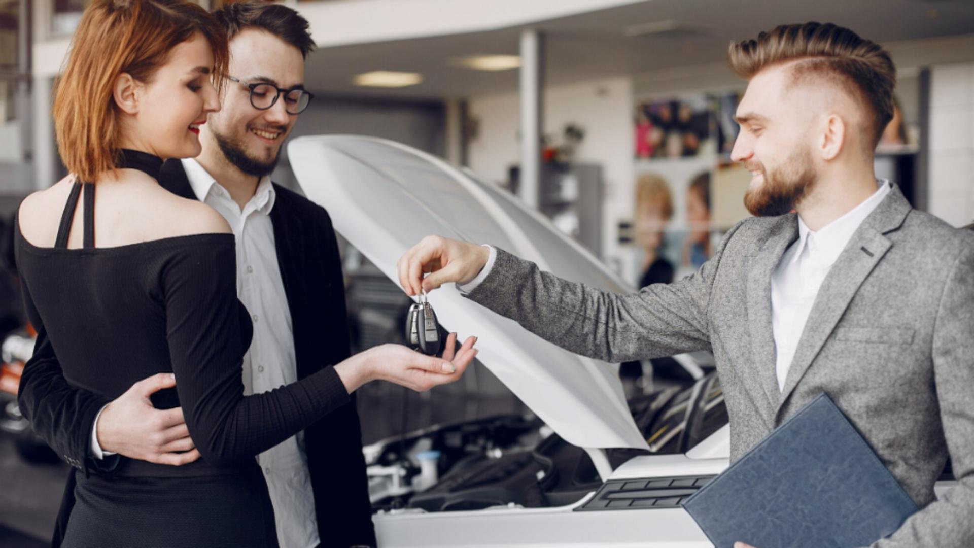 Se schimbă legea pentru cei care vând sau cumpără o mașină. Ce obligații sunt prevăzute în noul act normativ