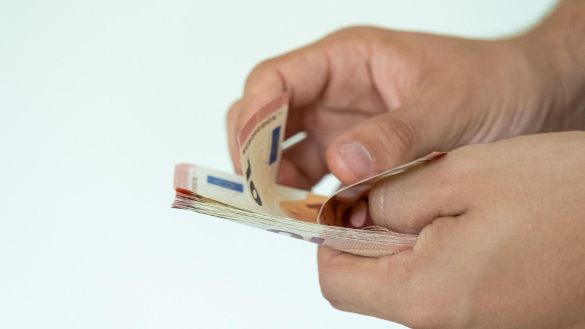 România în topul țărilor cu cea mai mare inflație. Eliminarea plafonării energiei a dus la facturi duble