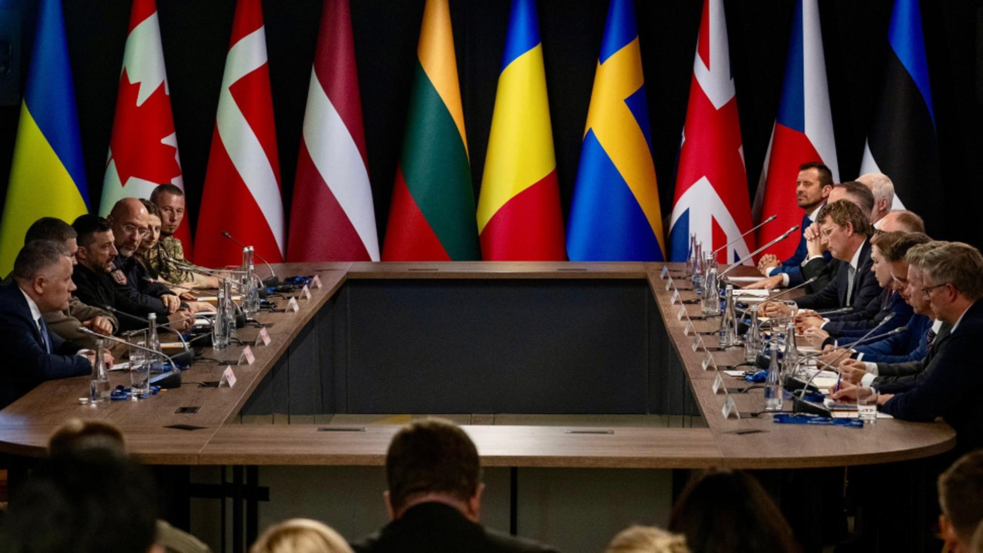 Ministrul Apărării: ”Vom continua să fim alături de Ucraina”