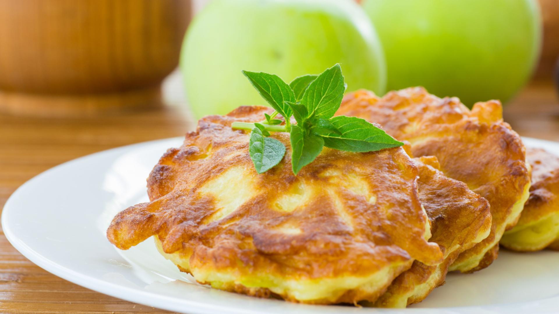 Clătite poloneze cu mere: deliciu de toamnă de care nu te vei mai sătura/ Profimedia