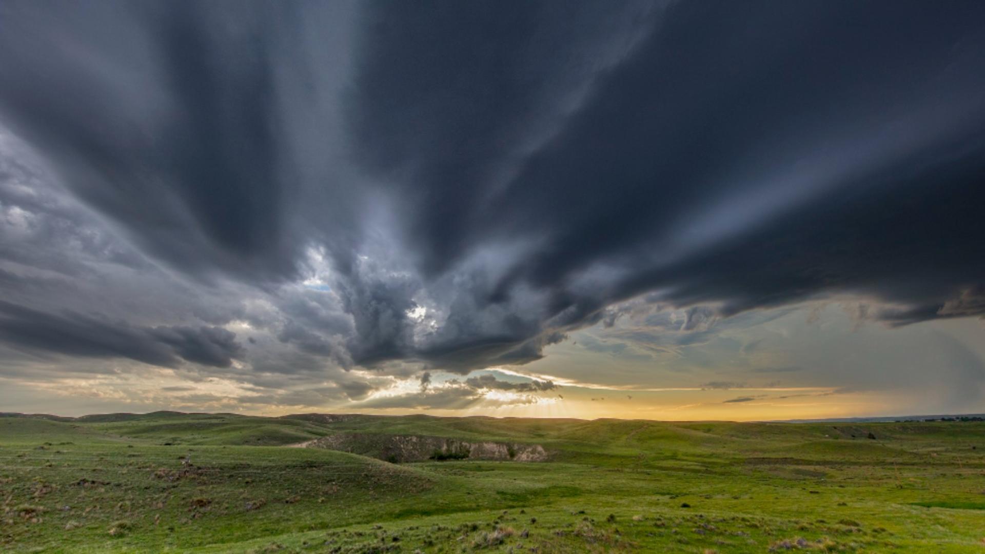 Cod galben de FURTUNI: 25 de județe, vizate duminică; alte 17, de duminică seara și până luni dimineața/ Profimedia