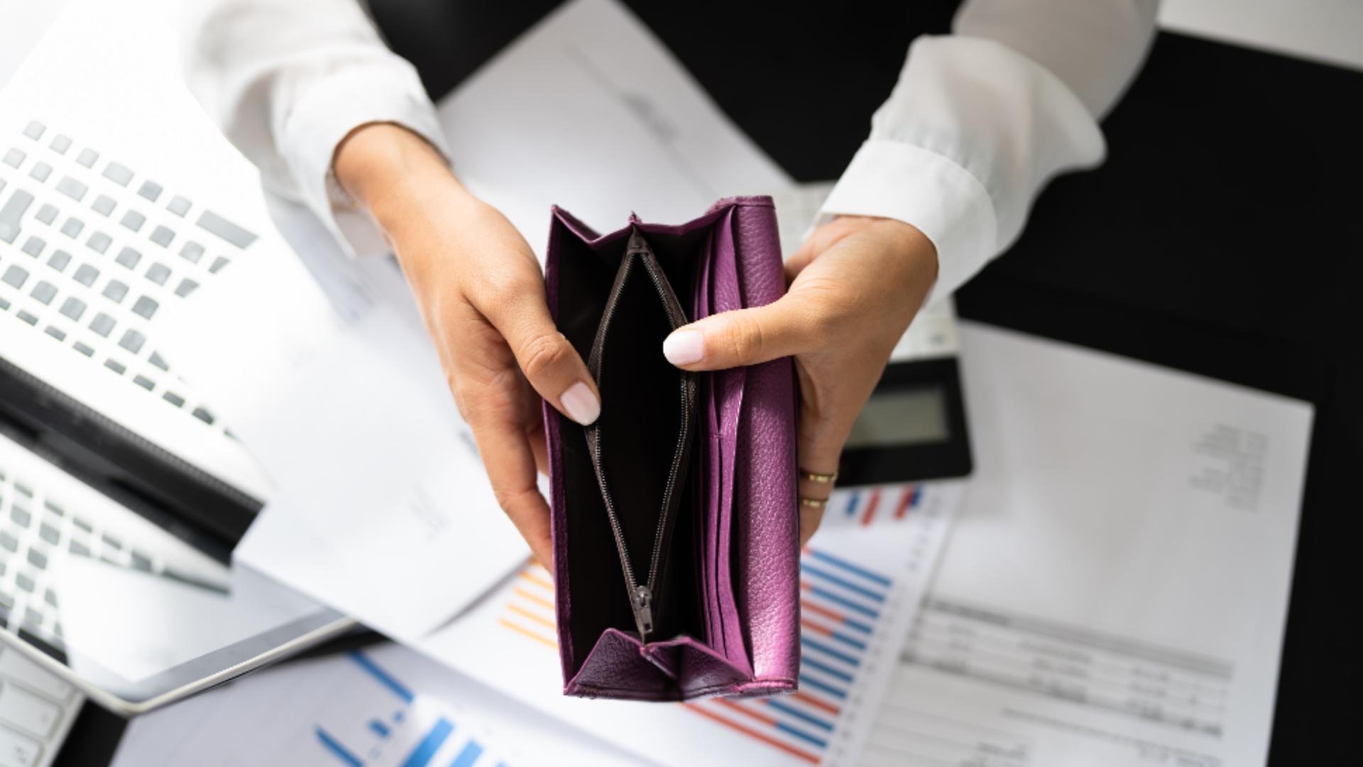 Guvernul, acuzat că împinge România spre INFRINGEMENT prin noile măsuri fiscale! Mediul de afaceri, în pericol major /Profimedia