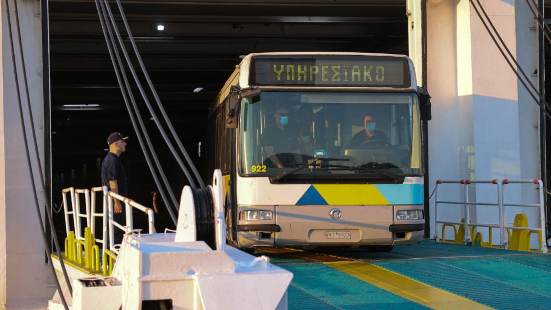 Insula grecească preferată de români, invadată de migranți / Foto: Profi Media