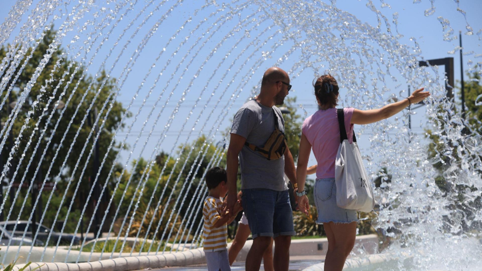 Vremea 16 august. România se sufocă la 38 de grade! Zonele unde astăzi se va atinge pragul de CANICULĂ/ Profimedia