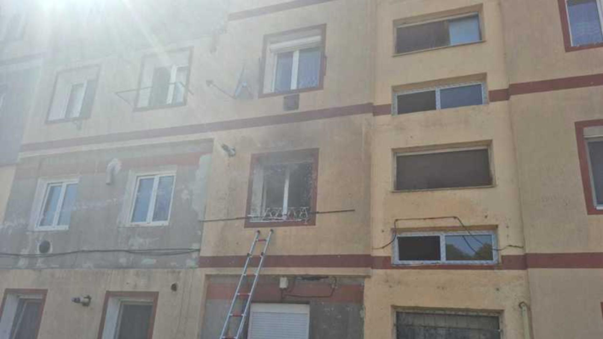 Explozie într-un cămin din Reşiţa: două persoane rănite în urma incidentului