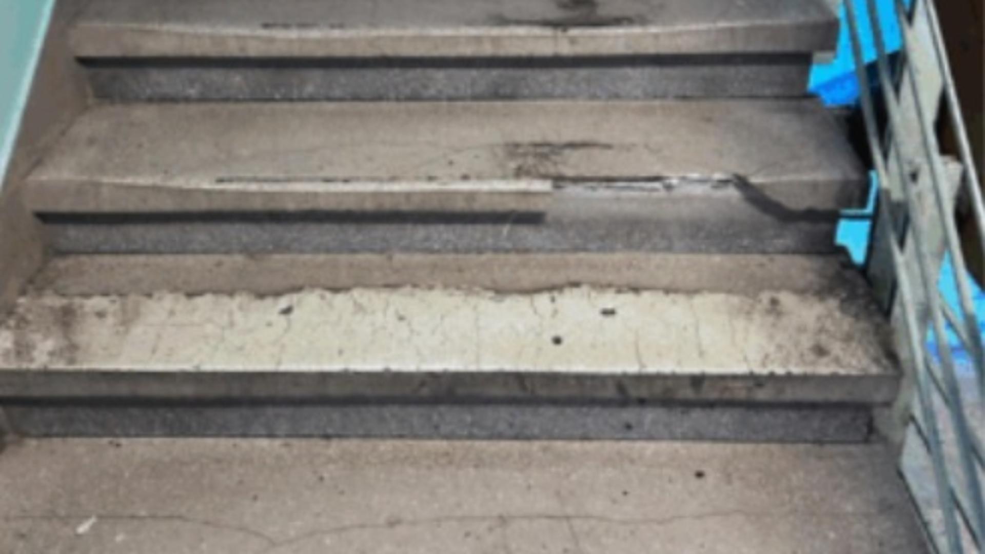 Un bărbat a murit la Spitalul Județean Reșița după ce o treaptă s-ar fi rupt sub el: anchetă uriașă/ Captură video