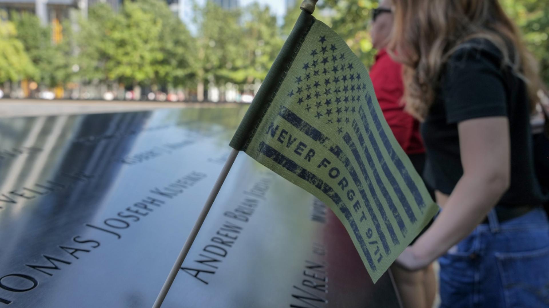 Americanii îi comemorează pe cei aproape 3.000 de oameni pierduți, la Ground Zero. Foto/Profimedia