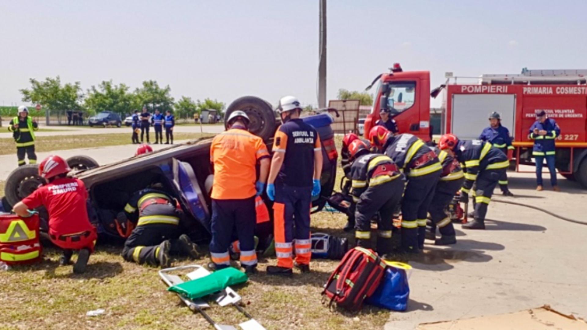 Impact devastator pe un drum din Argeș: 8 răniți, una dintre victime este inconștientă/ Captură foto Ziarul Argeșul