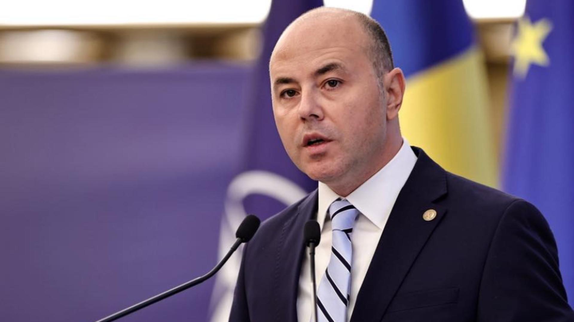 Fratele ambasadorului soroșist, atac josnic la adresa moțiunii