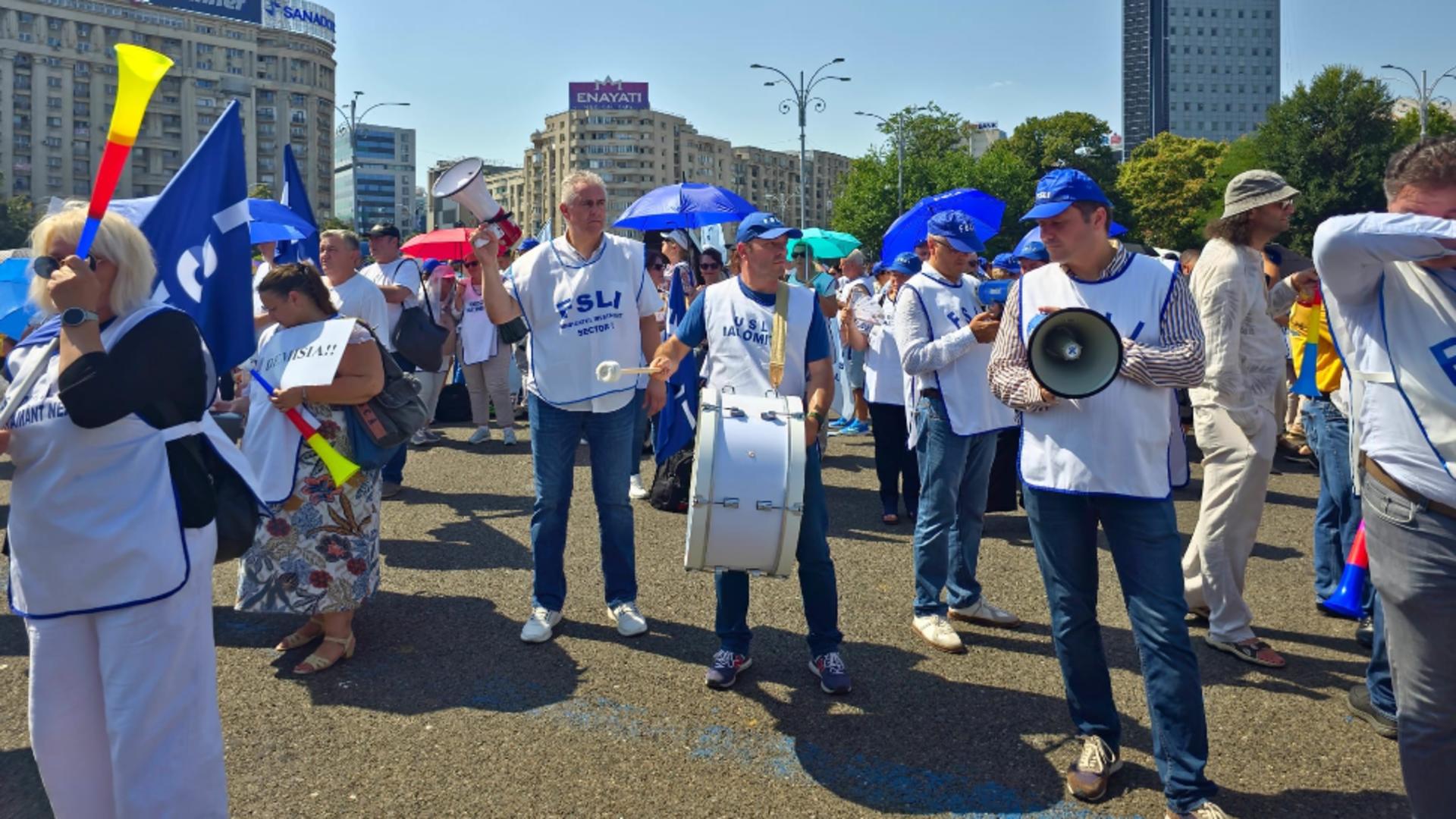 Protestele profesorilor riscă să paralizeze activitatea noului an școlar. Premierul Bolojan, reacție halucinantă: 