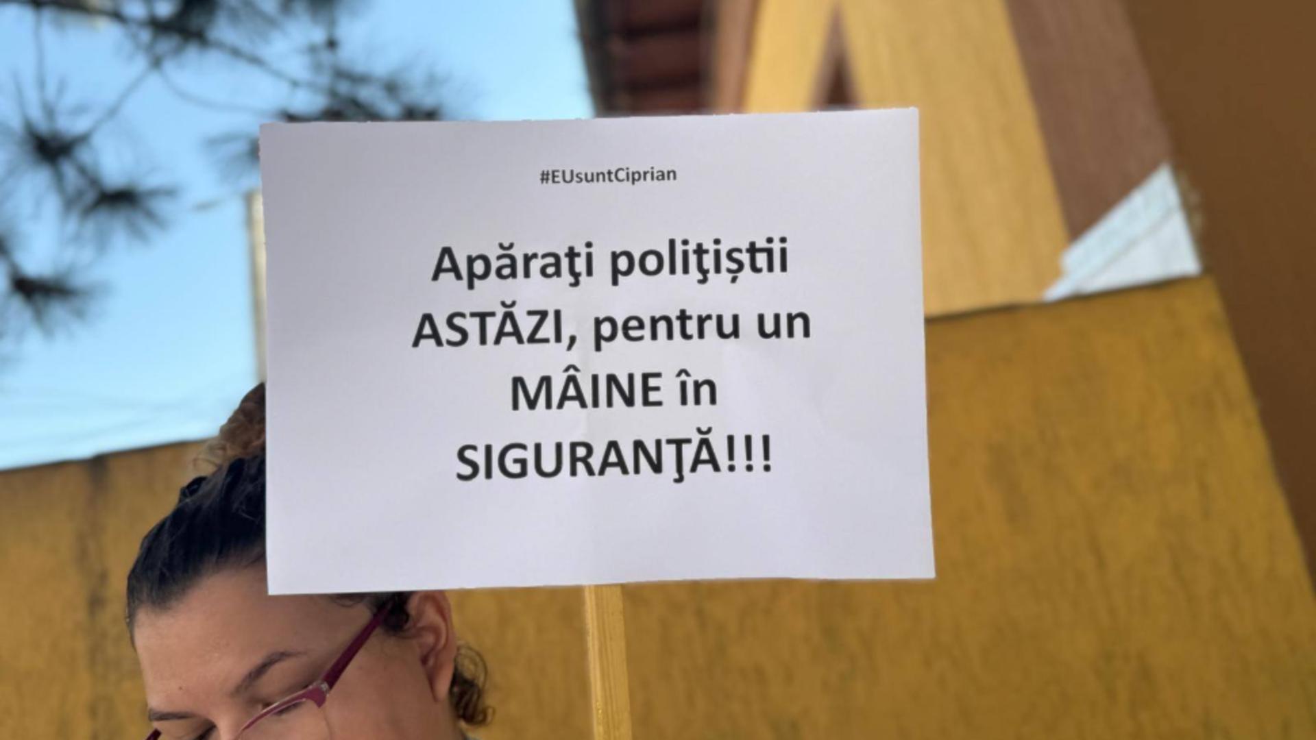 Protest al polițiștilor tulceni după ce un coleg de-al lor a fost snopit în bătaie în timpul unei misiuni: 