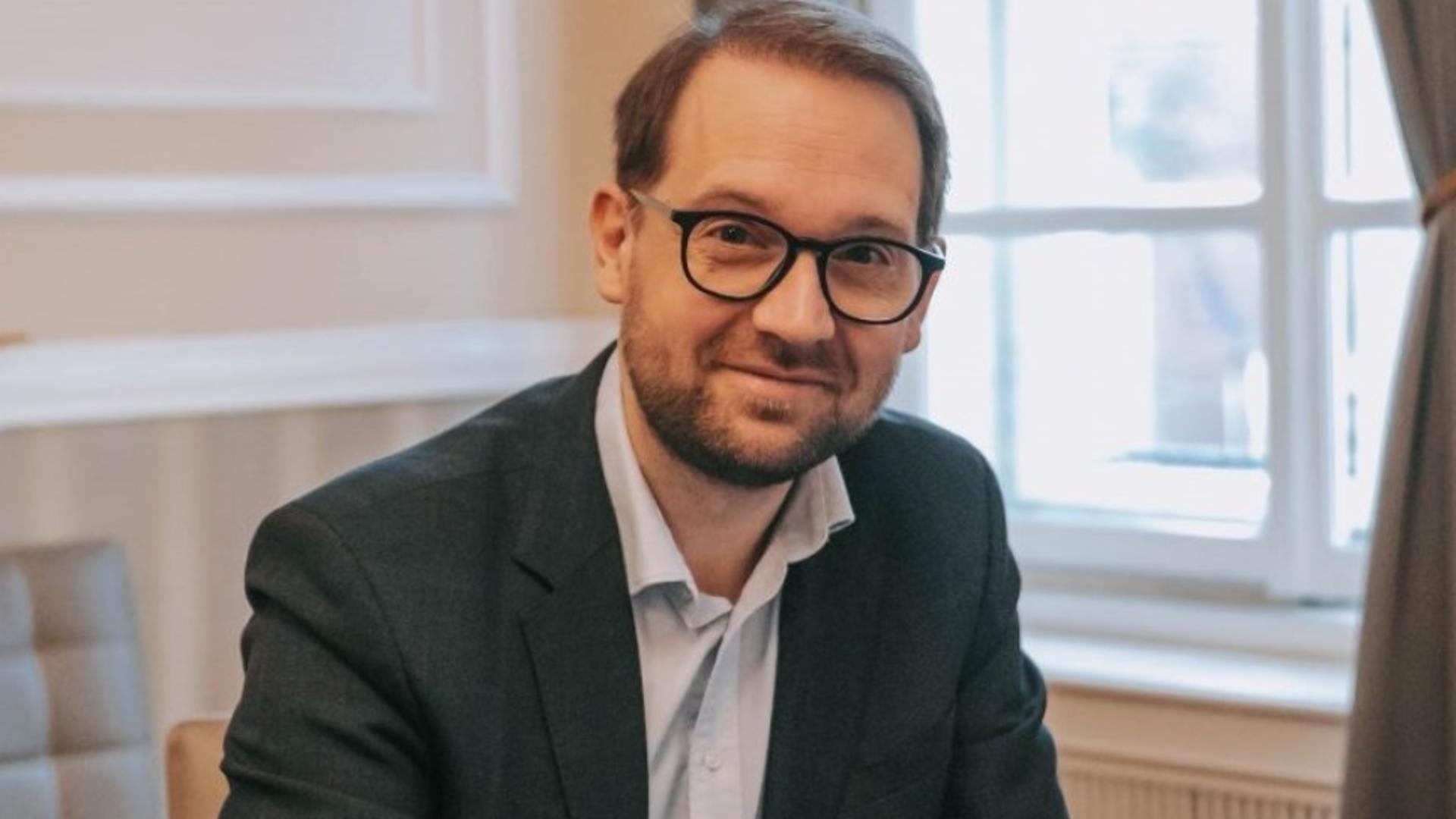 Surse: Fritz a lipsit de la coaliție pentru că a plecat în China