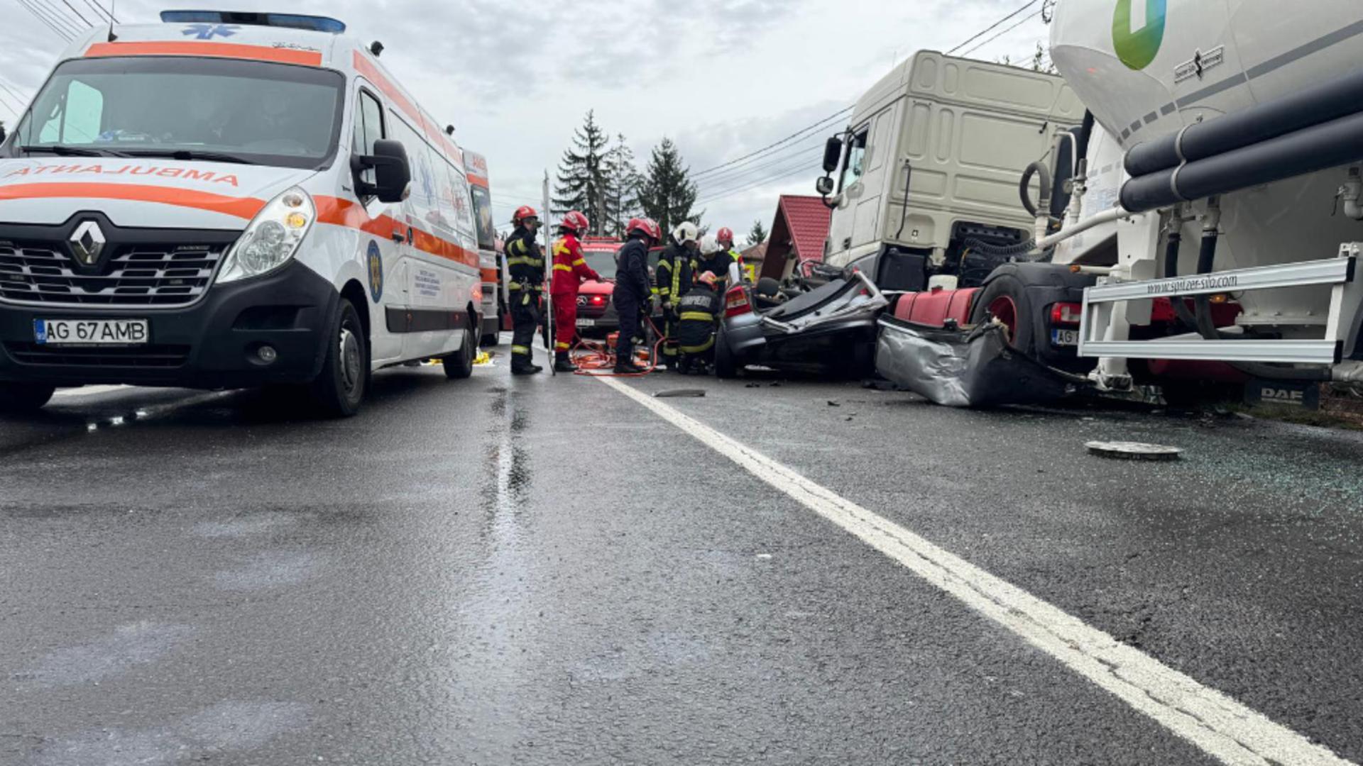 Impactul a fost nimicitor, doi dintre ocupantii autoturismului nu au avut nicio șansă