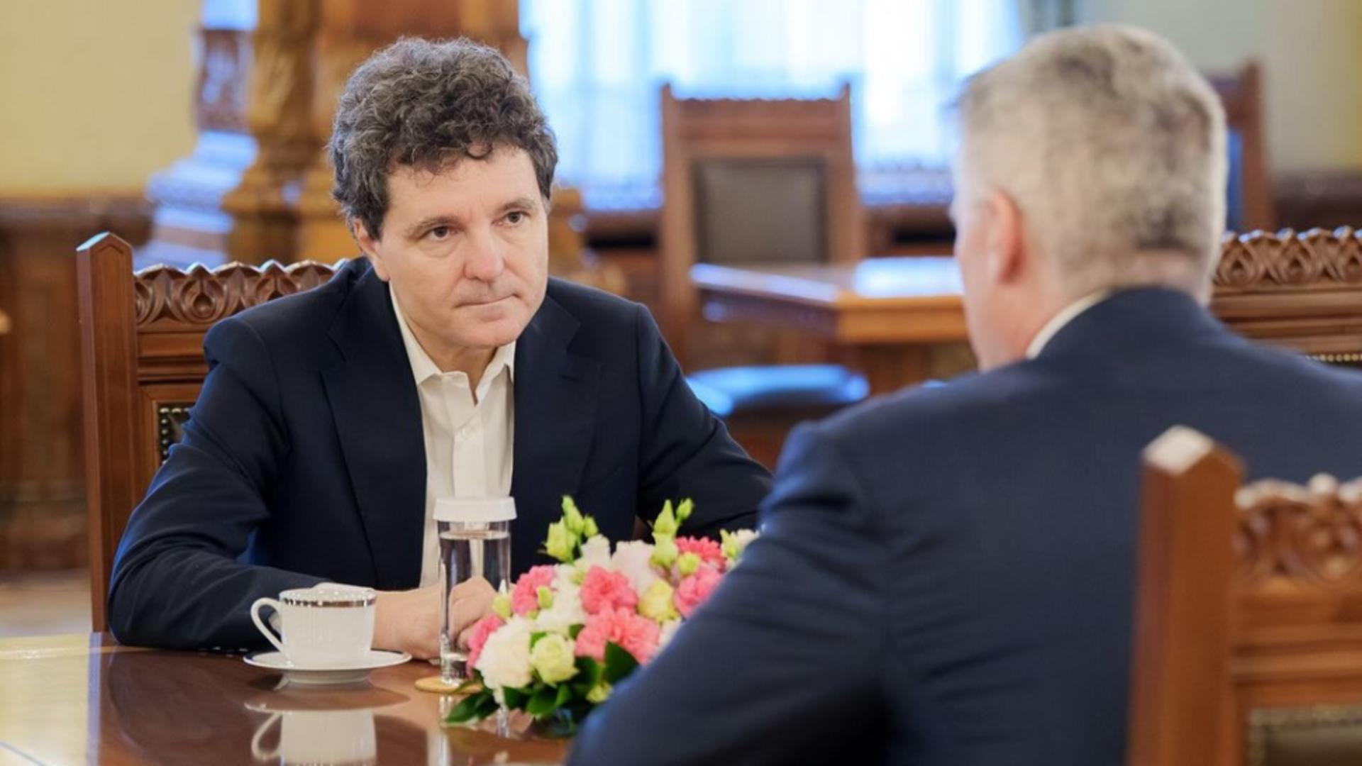 Nicușor Dan recunoaște amestecul în justiție și servicii: „SRI a luat decizii în zona economică și în viața publică!”