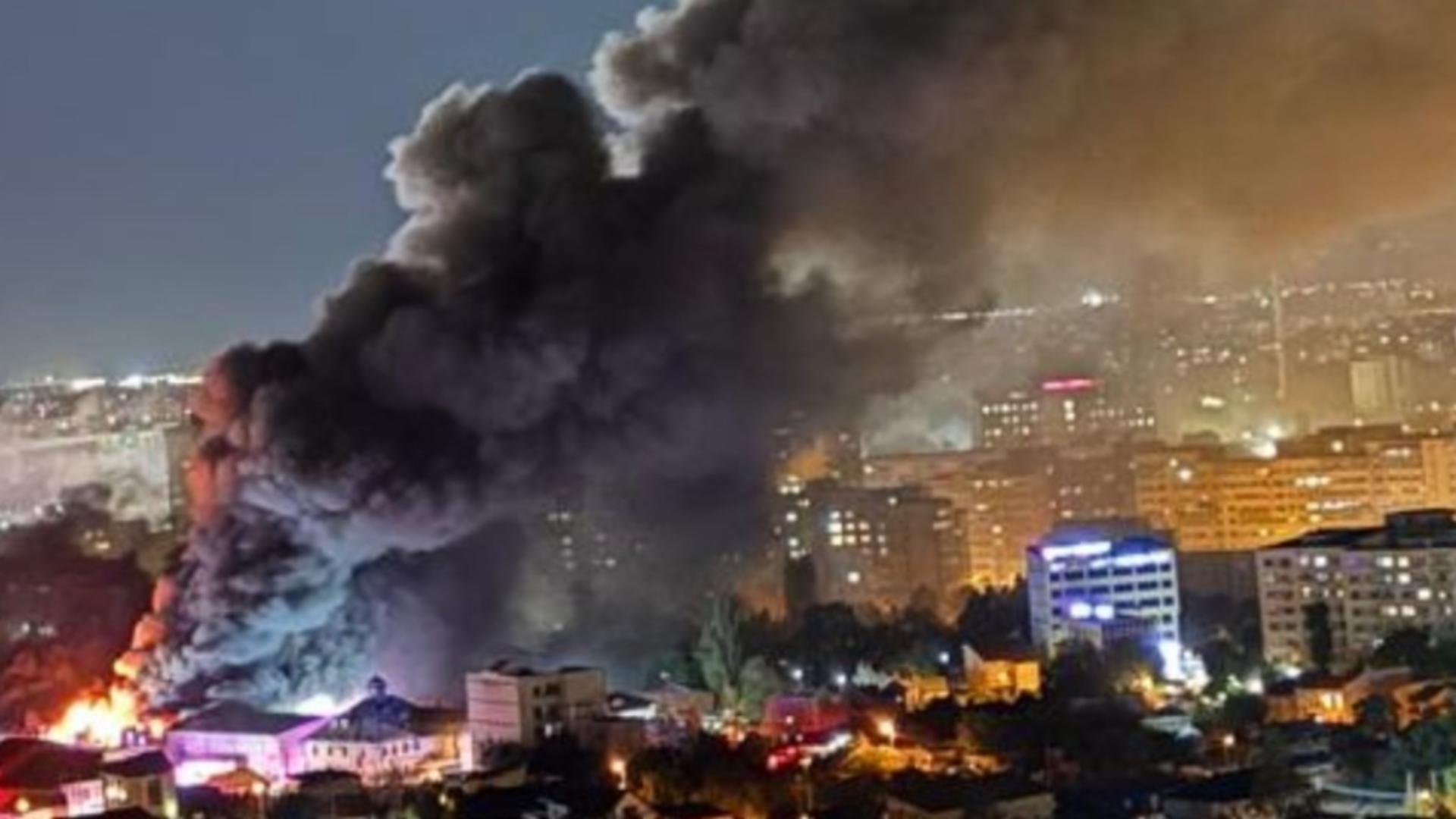 Incendiu masiv în Sectorul 2; întreg Bucureștiul a fost afectat. Au fost emise numeroase mesaje RO-Alert, iar anumite zone au fost acoperite de fum dens și foarte toxic – Agenția Mediului