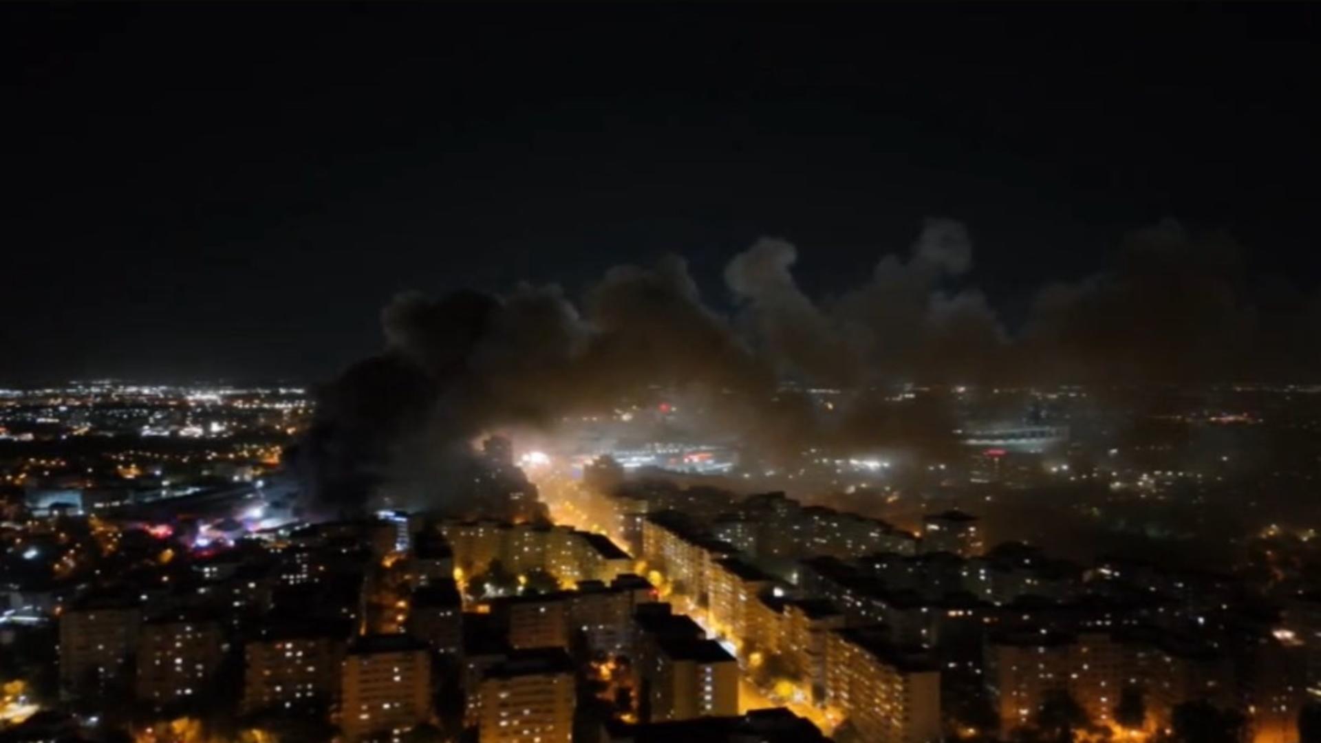 Incendiu masiv în Sectorul 2; întreg Bucureștiul a fost afectat. Au fost emise numeroase mesaje RO-Alert, iar anumite zone au fost acoperite de fum dens și foarte toxic – Agenția Mediului