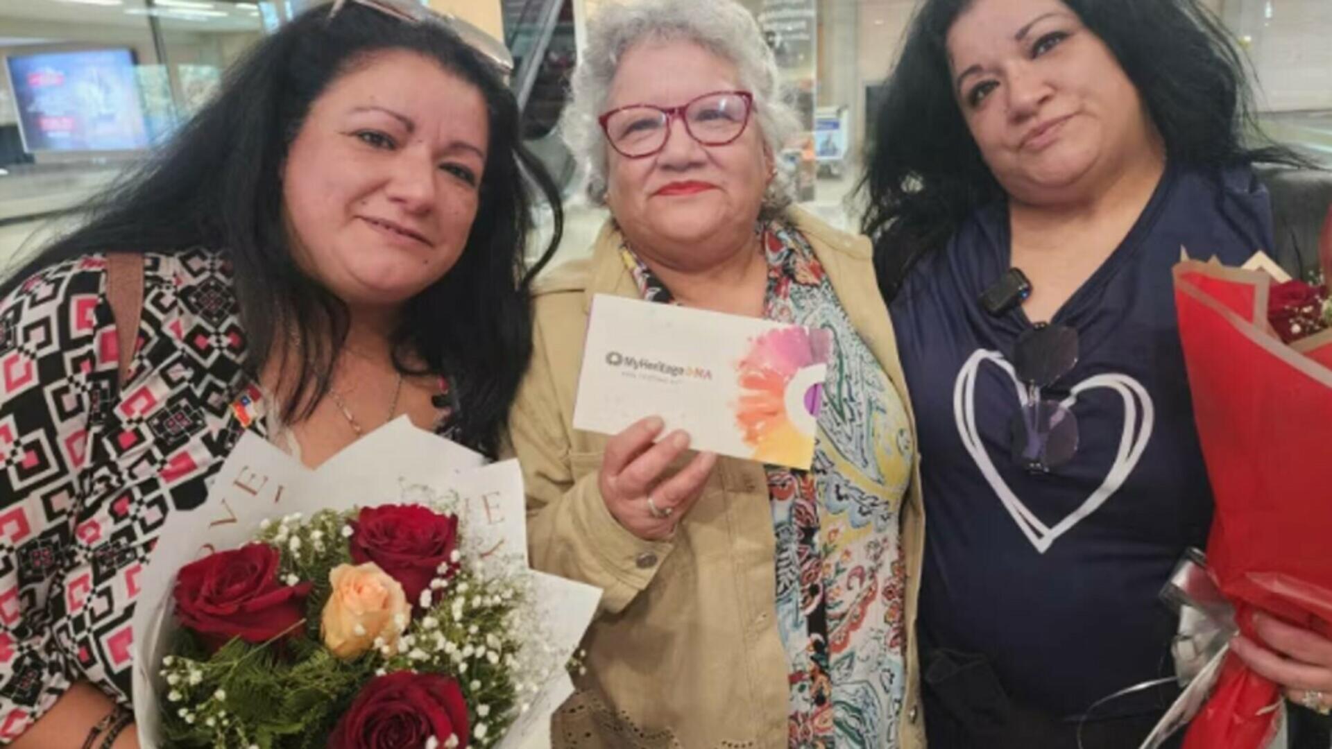 Reuniune emoționantă după 45 de ani: o mamă și-a regăsit fiicele gemene adoptate ilegal în Italia