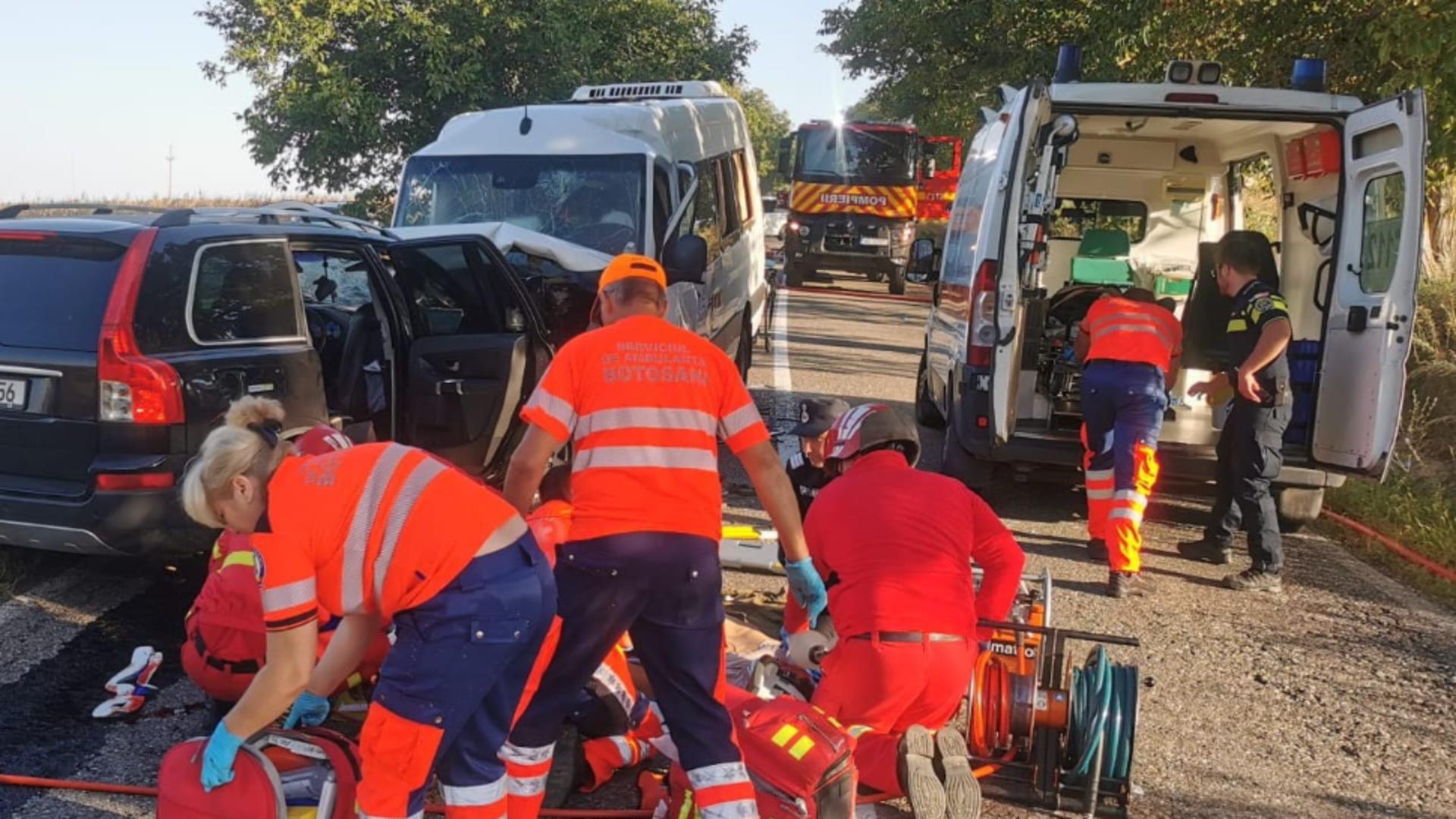 7 ambulanțe au fost trimise la locul accidentului