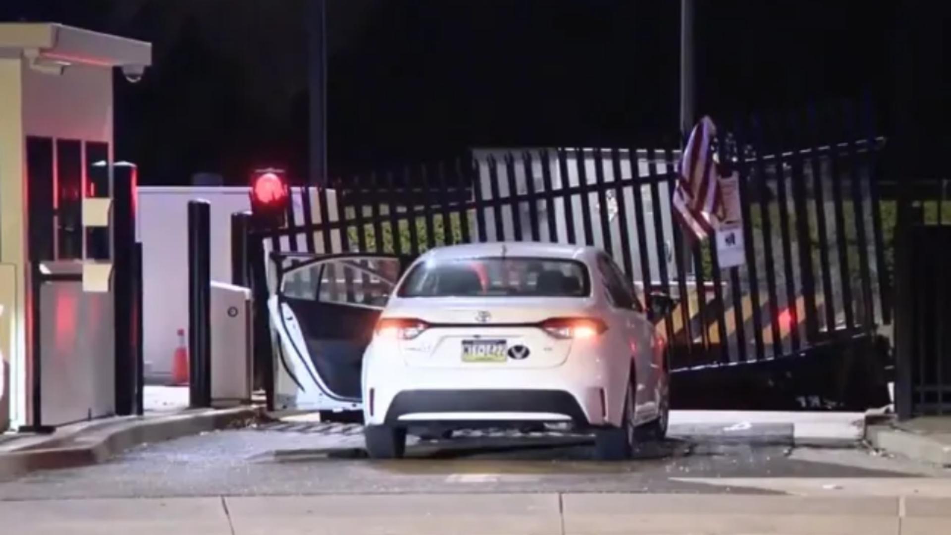 Autoturismul avea ]n parbriz un mesaj scris pe hârtie